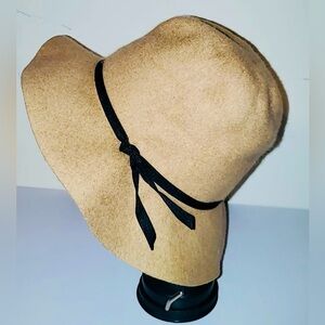 Vintage Doeskin 100% Wool Women's Felt Hat | Pre-loved